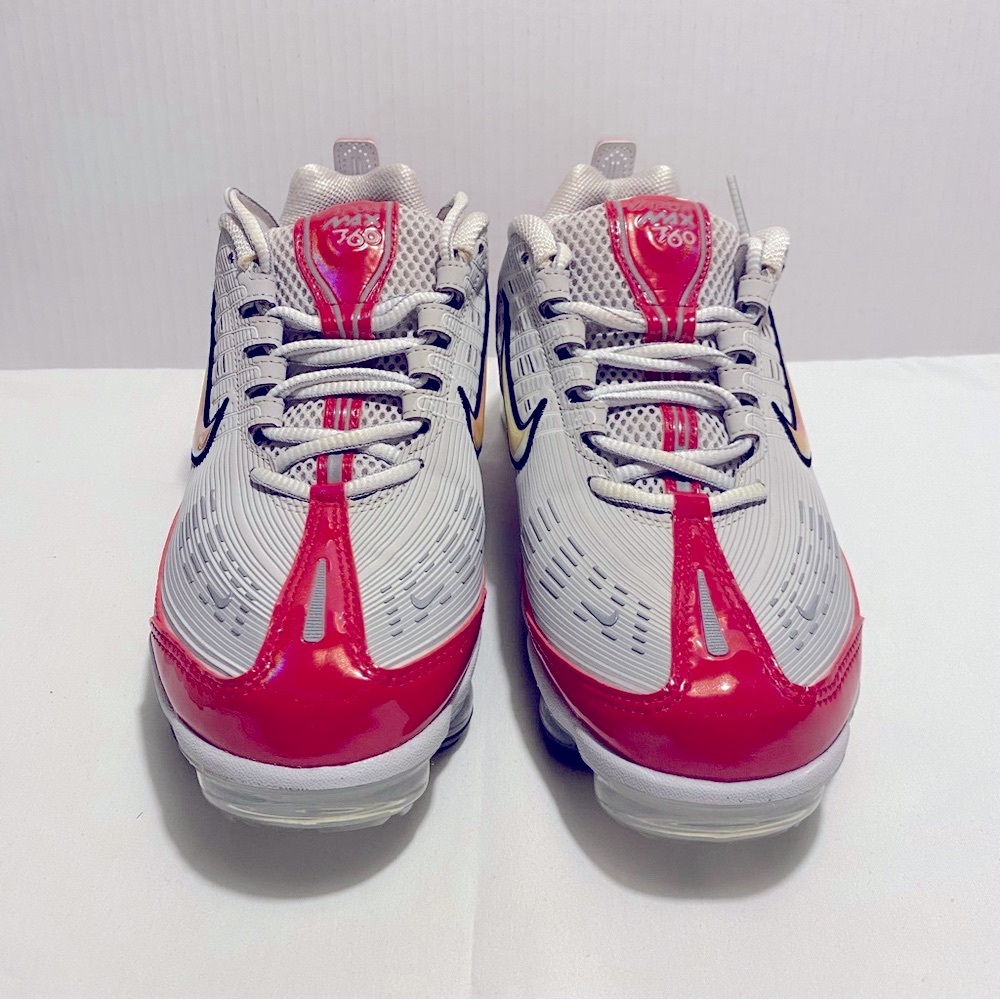 Nike Women’s White & Pink Athletic Sneakers